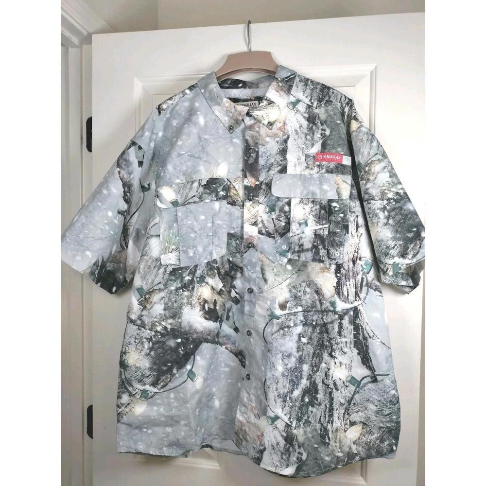 Magellan Outdoors Fish Gear Men's XL Relaxed Short Sleeve Shirt Holiday
